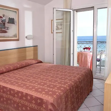 Royal 3* San Mauro Mare